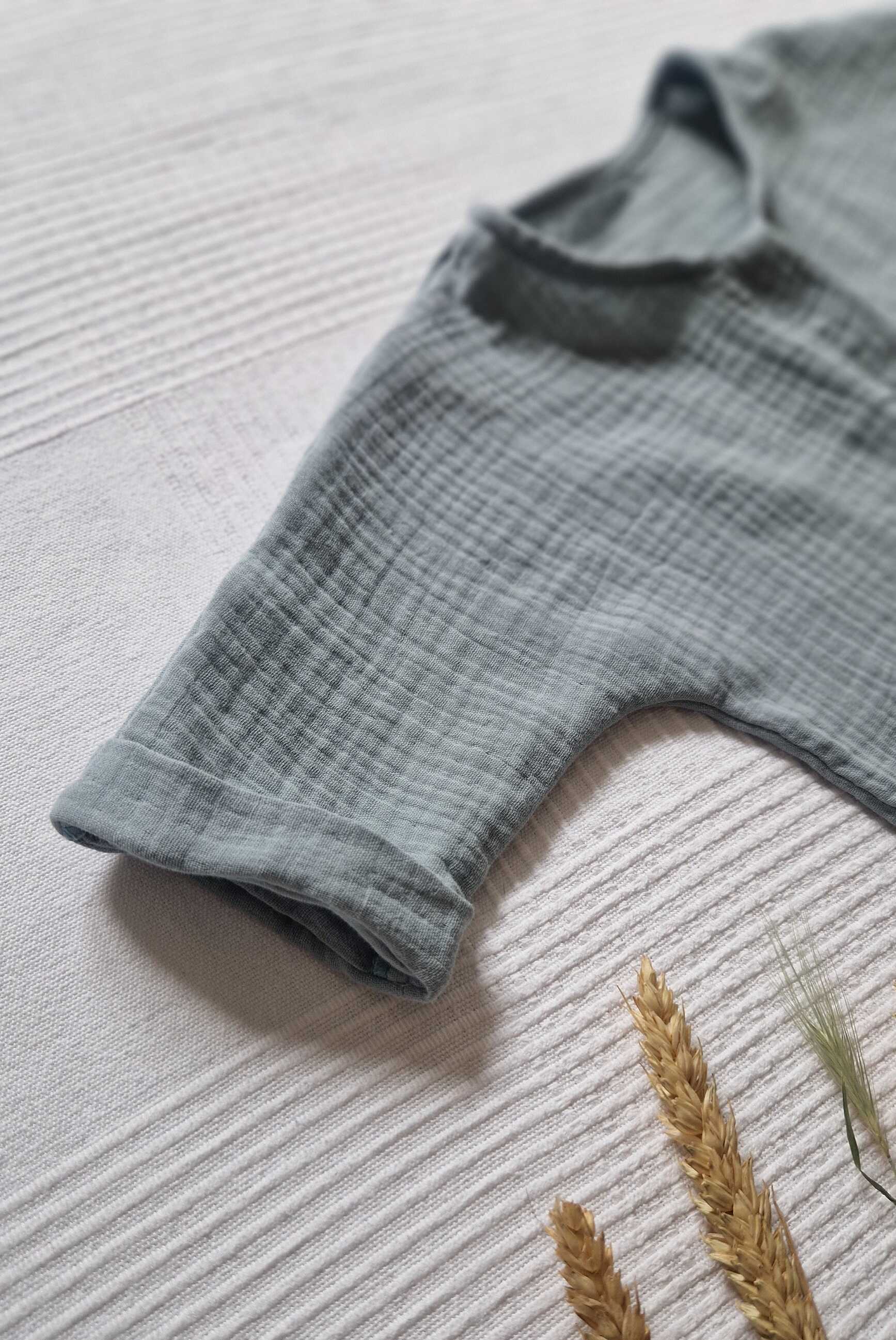 Mušelínové dětské tričko - OLIVOVÁ