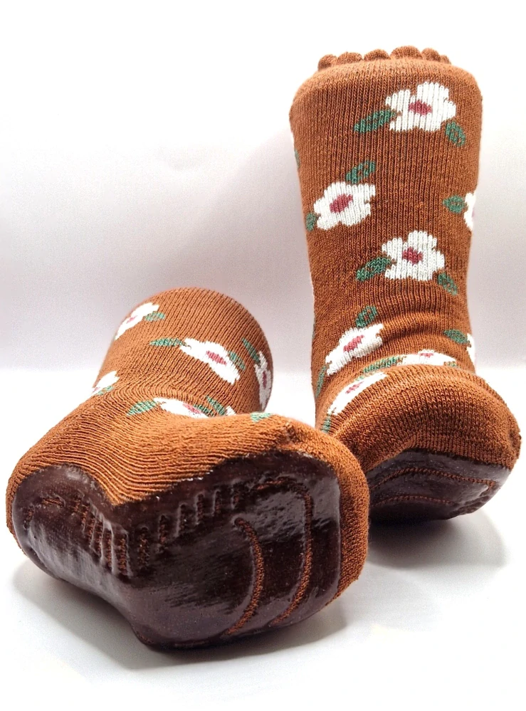Protiskluzové dětské ponožky - HNĚDÁ S KYTIČKAMI