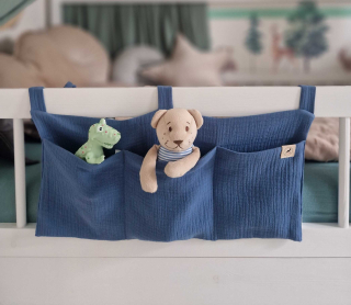 Mušelínový kapsář/organizér na postýlku - 3 kapsy - OCELOVĚ MODRÝ